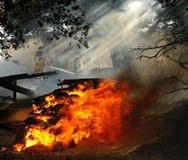 Пожар заплашва три села край Симеоновград