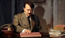 Хитлер не се е самоубил в бункера си?