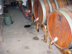 Иззеха близо 3 тона спирт и нелегален алкохол в Сливен