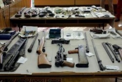 Разбиха престъпна група за търговия с огнестрелно оръжие