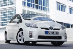 Toyota Prius стана автомобил на годината в Япония