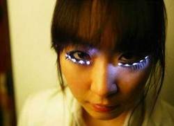 Мигли с LED технология са хит сред японките