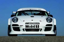 Porsche разкрива състезателния 911 GT3 R