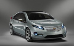 Слепи хора оценяват предупредителната система на Chevrolet Volt