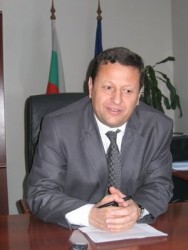 Веселин Божков предостави индивидуални награди за ученици от ОУ “Н.Й.Вапцаров”