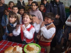 Дядо Коледа споходи и лъговските ученици