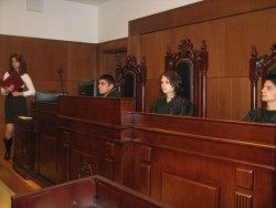 Ученици от ПГТМ “Христо Ботев” възпроизведоха Нюрнбергския процес в Районния съд