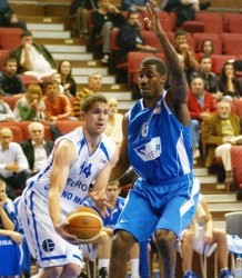 Шестцифрена сума е неустойката за Уеб