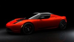 Tesla Roadster слиза от конвейра след година