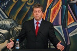 Първанов иска да се отворят икономическите досиета