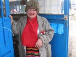 Най-колоритната ботевградска актриса ще дефилира като Баба Марта и ще раздава мартеници