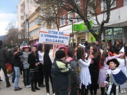 Местните таланти създадоха много настроение в центъра на Ботевград