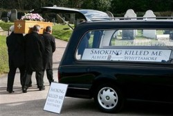 Пушач постави на гроба си надпис "Пушенето ме уби"