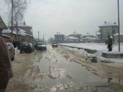 Двама са задържани при спецакция на полицията в ромската махала