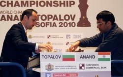 Топалов потегли с победа над Ананд