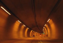 Възстановено е осветлението в трите тунела на магистрала „Хемус” 