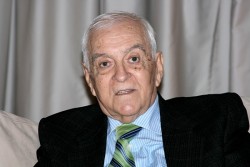 Почина Васил Манченко