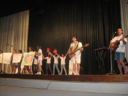 Вапцаровци закриха проекта “Не на тормоза в училище” с концерт и много награди