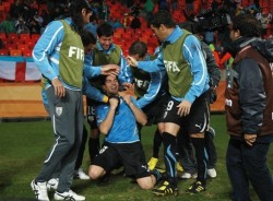 Уругвай е първият 1/4 финалист след 2-1 с Република Корея