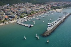 Бетоновоз премаза английска туристка в Свети Влас