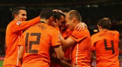 Холандия на финал за трети път