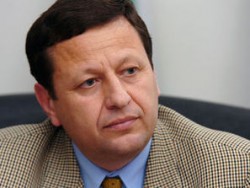 С повече от 20 % ще намалеят цените на мобилните разговори, след спада от 1 юли от 40 % в цените за терминиране между операторите 