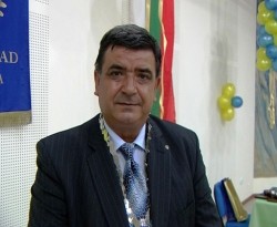 Симеон Миков пое “Ротари”в Ботевград