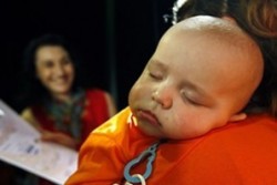 Бебетата мигат 7 пъти по-малко от възрастните