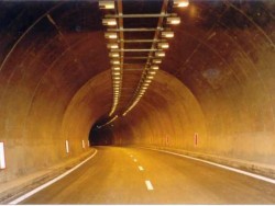 Въвежда се временна организация на движението в тунел „Ечемишка” на автомагистрала „Хемус