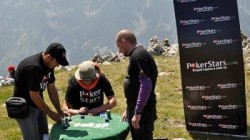 Ентусиасти играха покер на връх Мусала