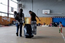 Франция ни връща 13 роми