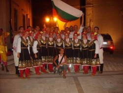 Успешно турне на етрополските танцьори в Италия