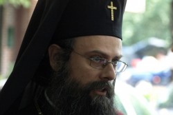 Митрополит Николай връчи ордени за анти-гей политика