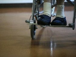 Отпада ограничението за наемане на лични асистенти за хора с увреждания 