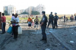 Изведоха ромите от рушащия се блок в Ямбол