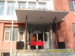 Професионална гимназия - гр.Етрополе започна новата учебна 2010/2011 година с обновено ръководство