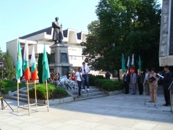 Ботевградчани отбелязаха 102 години от Независимостта на България