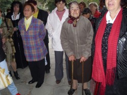 86-годишния жена бе сред протестиращите граждани в подкрепа на лекарите
