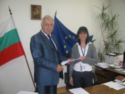 ОБЩИНА ЕТРОПОЛЕ СПЕЧЕЛИ ДВА ПРОЕКТА