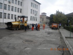 Вчера асфалтираха ул. „Кирил и Методий” в Етрополе