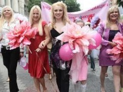 Ботевградските мажоретки водиха парада на блондинките в София