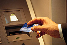 Българи арестувани за измама с банкомати във Флорида