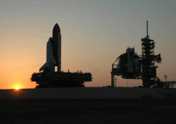 "Дискавъри" с два дена закъснение