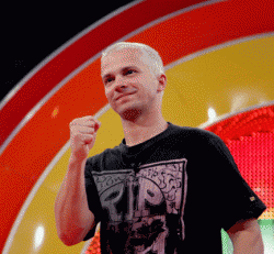 Део ще води промоцията на Андреа