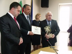 Георги Георгиев е удостоен с приза “Кмет на годината на Софийска област 2010”
