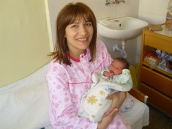 Момиченце е първото бебе на 2011 година в община Ботевград