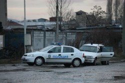 Забиха две кирки в БМВ в Бургас