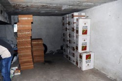 Спипаха цигари, скрити зад мандарини