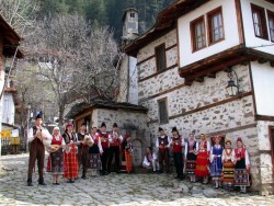 Училището в Широка Лъка гостува на Етрополе