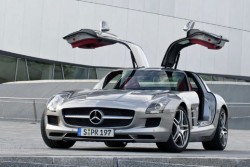 Mercedes разсекрети SLS AMG